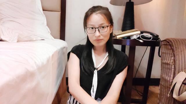 我想開個(gè)服裝店,怎么樣才能找到貨源直接從廠家拿貨的那種?